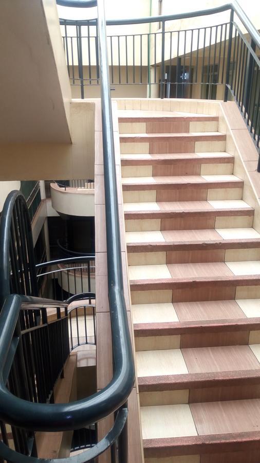 Ash White Hotel Nairobi Exterior photo