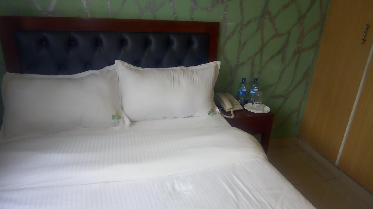 Ash White Hotel Nairobi Exterior photo