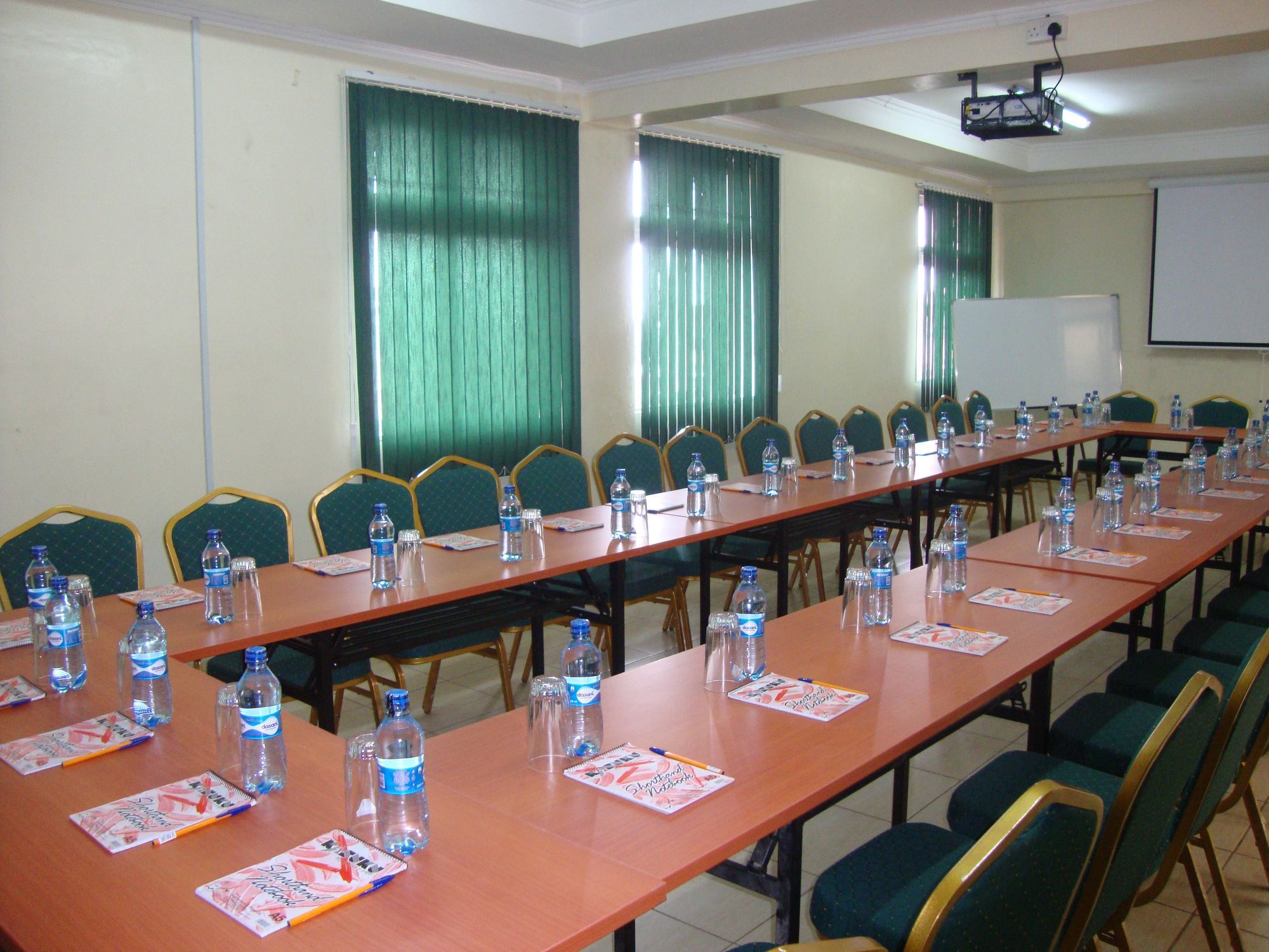 Ash White Hotel Nairobi Exterior photo